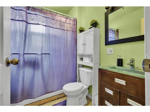 112 Kehl Street, Kitchener, ON - Indoor Photo Showing Bathroom