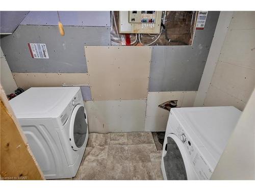 112 Kehl Street, Kitchener, ON - Indoor Photo Showing Laundry Room