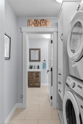 2648 Wilson Place, Innisfil, ON - Indoor Photo Showing Laundry Room