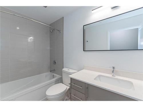 624-525 New Dundee Road, Kitchener, ON - Indoor Photo Showing Bathroom