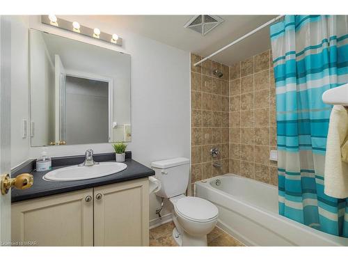 105-35 Strangford Lane, Toronto, ON - Indoor Photo Showing Bathroom