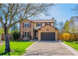 139 Sunpoint Crescent  Waterloo, ON N2V 1T8