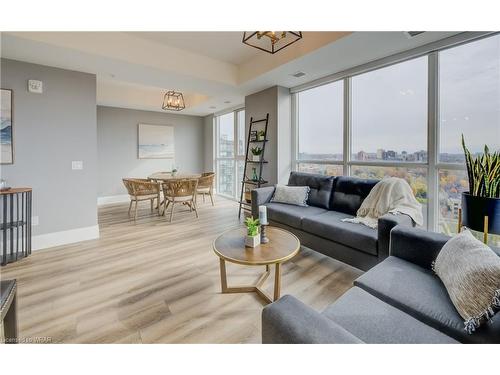 1805-108 Garment Street, Kitchener, ON - Indoor Photo Showing Living Room