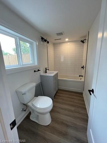 118 Golden Boulevard, Welland, ON - Indoor Photo Showing Bathroom