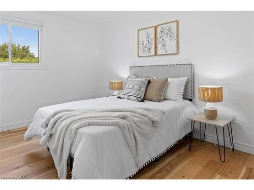 11-301 Carlow Road, Port Stanley, ON - Indoor Photo Showing Bedroom
