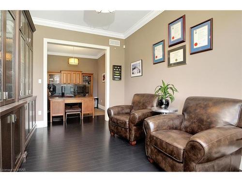 459 Deer Ridge Drive, Kitchener, ON - Indoor Photo Showing Living Room