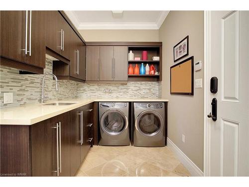 459 Deer Ridge Drive, Kitchener, ON - Indoor Photo Showing Laundry Room
