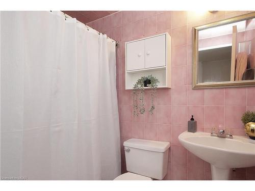 443 Auden Road, Guelph, ON - Indoor Photo Showing Bathroom