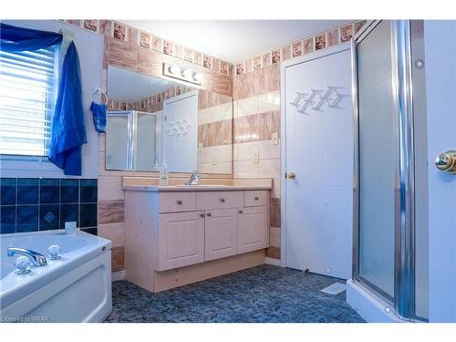 621 Mortimer Drive, Cambridge, ON - Indoor Photo Showing Bathroom