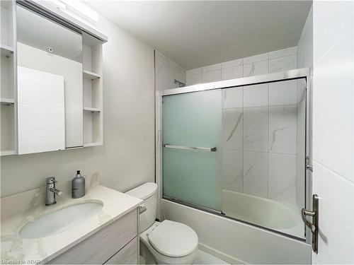 2709-60 Frederick Street, Kitchener, ON - Indoor Photo Showing Bathroom