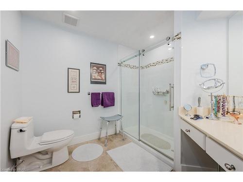 44-54 Blue Springs Drive, Waterloo, ON - Indoor Photo Showing Bathroom