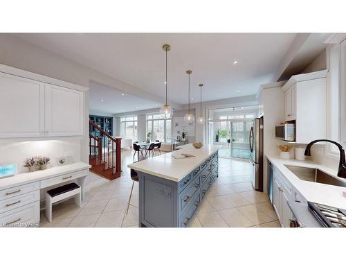 509 Beaver Creek Road, Waterloo, ON - Indoor Photo Showing Kitchen With Upgraded Kitchen
