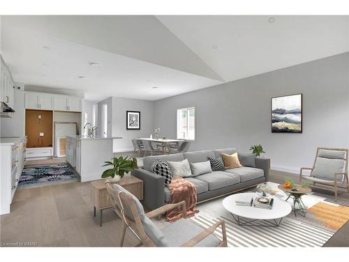 18-242 Mount Pleasant Street, Brantford, ON - Indoor Photo Showing Living Room