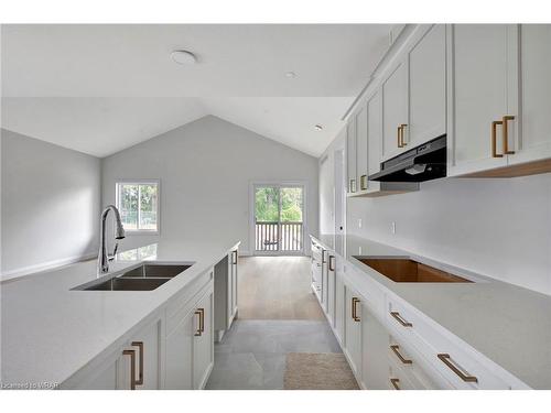 18-242 Mount Pleasant Street, Brantford, ON - Indoor Photo Showing Kitchen With Double Sink