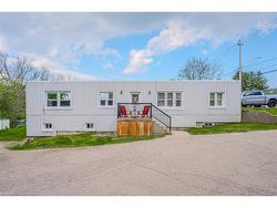 611 Lancaster Street W Kitchener, ON N2K 1M5