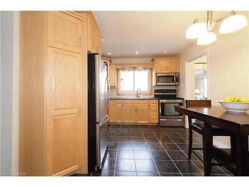 208 Holborn Drive, Kitchener, ON - Indoor Photo Showing Kitchen