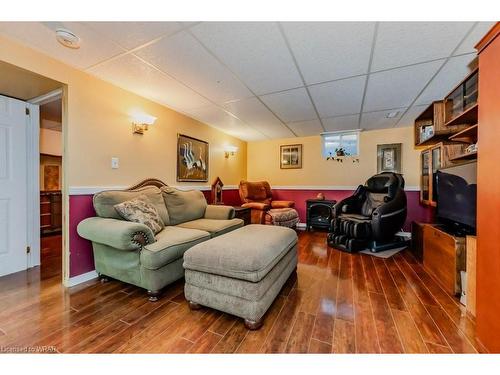 337 Beechlawn Drive, Waterloo, ON - Indoor Photo Showing Living Room