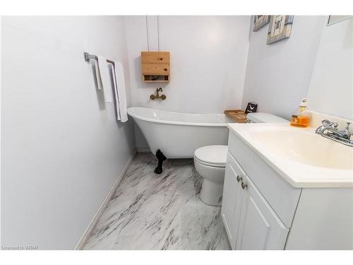 36810 Crediton Road, Dashwood, ON - Indoor Photo Showing Bathroom
