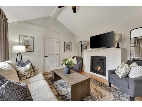 16 Park Avenue, Cambridge, ON - Indoor Photo Showing Living Room With Fireplace