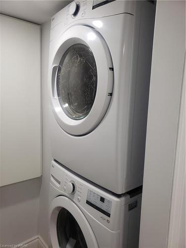 Lower-18 Forest Grove Lane, Kitchener, ON - Indoor Photo Showing Laundry Room