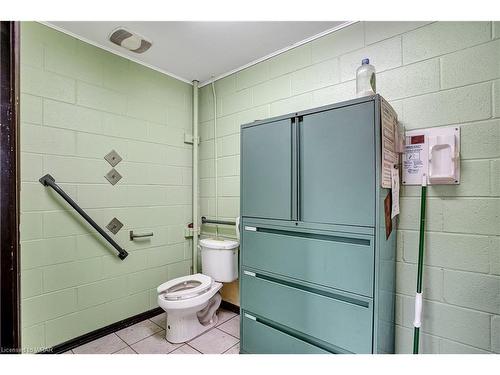 93 Avenue Road, Cambridge, ON - Indoor Photo Showing Bathroom