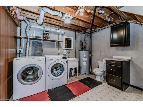 24-300 Traynor Avenue, Kitchener, ON - Indoor Photo Showing Laundry Room