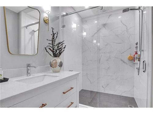 4961 Wellington 29 Road, Guelph, ON - Indoor Photo Showing Bathroom