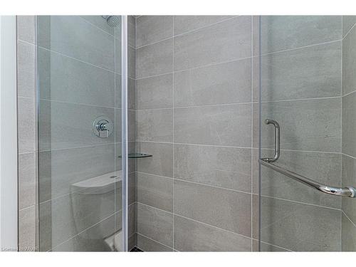 409-741 King Street W, Kitchener, ON - Indoor Photo Showing Bathroom