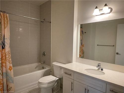 224-690 King Street, Kitchener, ON - Indoor Photo Showing Bathroom