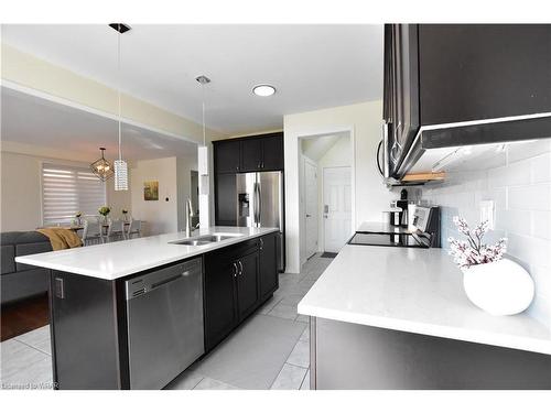 111 Wannamaker Crescent, Cambridge, ON - Indoor Photo Showing Kitchen With Double Sink