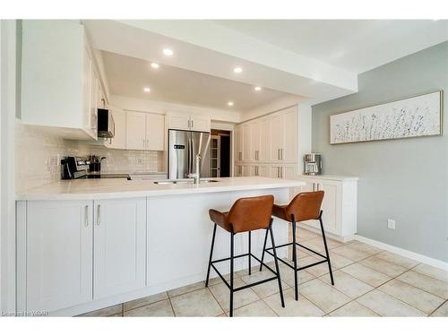 117 Sandford Fleming Drive, Waterloo, ON - Indoor Photo Showing Kitchen