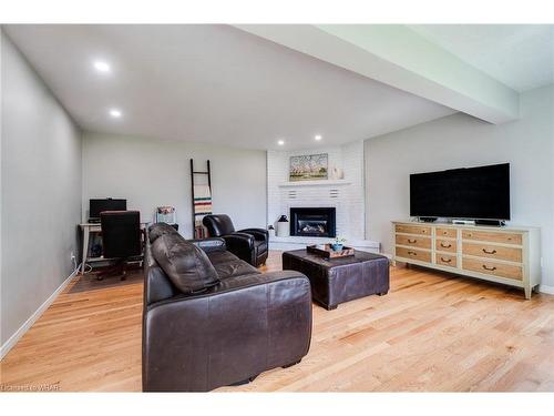 117 Sandford Fleming Drive, Waterloo, ON - Indoor Photo Showing Living Room With Fireplace
