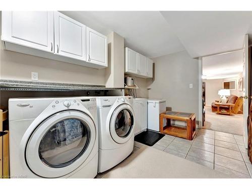 399 Hobbs Crescent, Milton, ON - Indoor Photo Showing Laundry Room