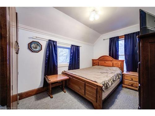 92 Main St N Street N, Waterford, ON - Indoor Photo Showing Bedroom