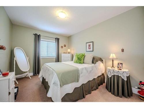 512 Northbrook Place, Kitchener, ON - Indoor Photo Showing Bedroom