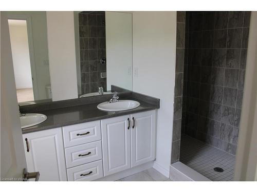 9 Harwood Street, Tillsonburg, ON - Indoor Photo Showing Bathroom