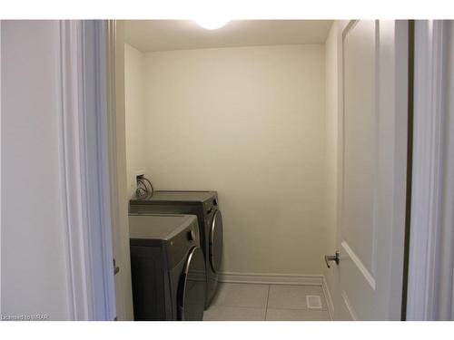 9 Harwood Street, Tillsonburg, ON - Indoor Photo Showing Laundry Room