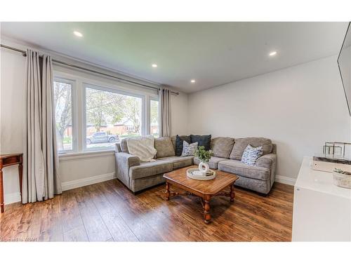35 Pattandon Avenue, Kitchener, ON - Indoor Photo Showing Living Room