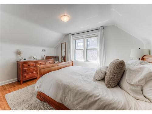 35 Pattandon Avenue, Kitchener, ON - Indoor Photo Showing Bedroom