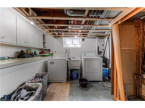 35 Pattandon Avenue, Kitchener, ON - Indoor Photo Showing Laundry Room
