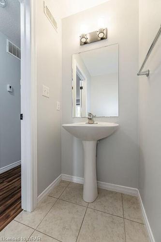 4C-388 Old Huron Road, Kitchener, ON - Indoor Photo Showing Bathroom