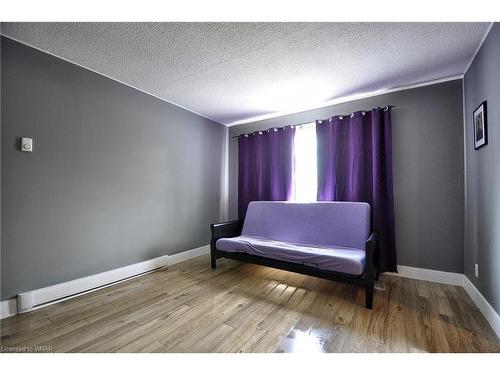 105 Francis Street, Cambridge, ON - Indoor Photo Showing Bedroom