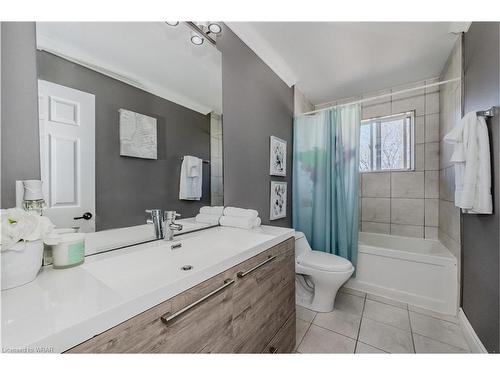 197 Cornwall Street, Waterloo, ON - Indoor Photo Showing Bathroom
