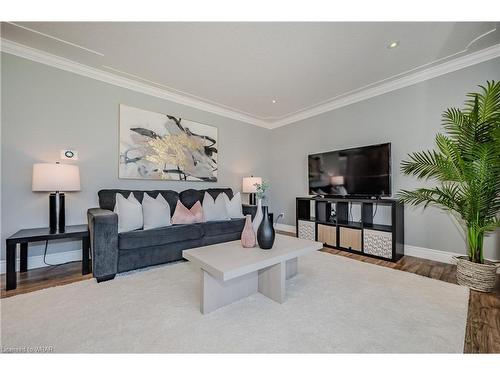197 Cornwall Street, Waterloo, ON - Indoor Photo Showing Living Room