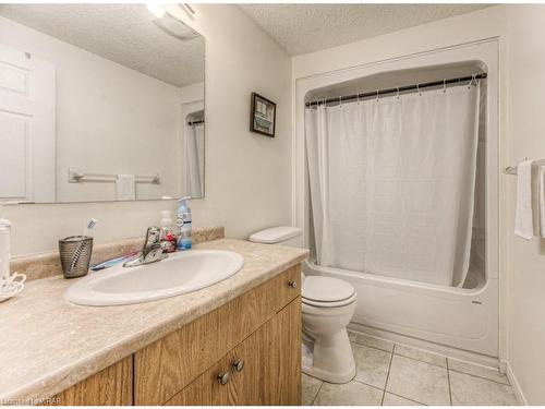3-10 Fallowfield Drive, Kitchener, ON - Indoor Photo Showing Bathroom