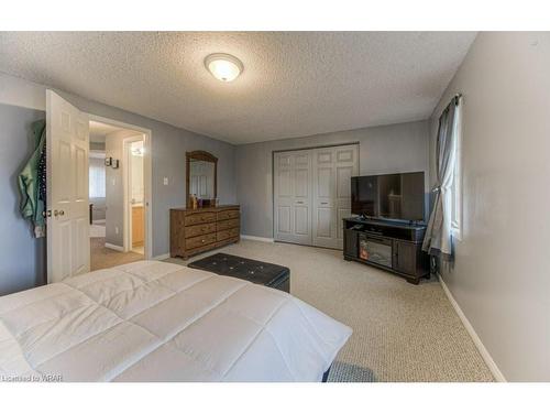 3-10 Fallowfield Drive, Kitchener, ON - Indoor Photo Showing Bedroom