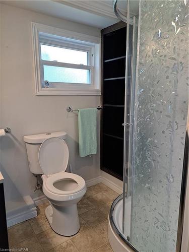10 Kirwin Drive, Ingersoll, ON - Indoor Photo Showing Bathroom