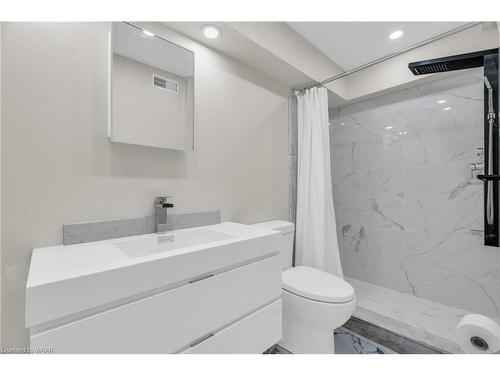 24 Gaw Crescent, Guelph, ON - Indoor Photo Showing Bathroom