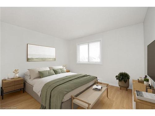 711-565 Greenfield Avenue, Kitchener, ON - Indoor Photo Showing Bedroom