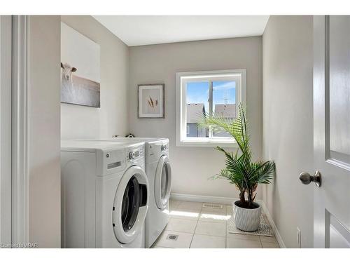 251 Cranbrook Street, Kitchener, ON - Indoor Photo Showing Laundry Room